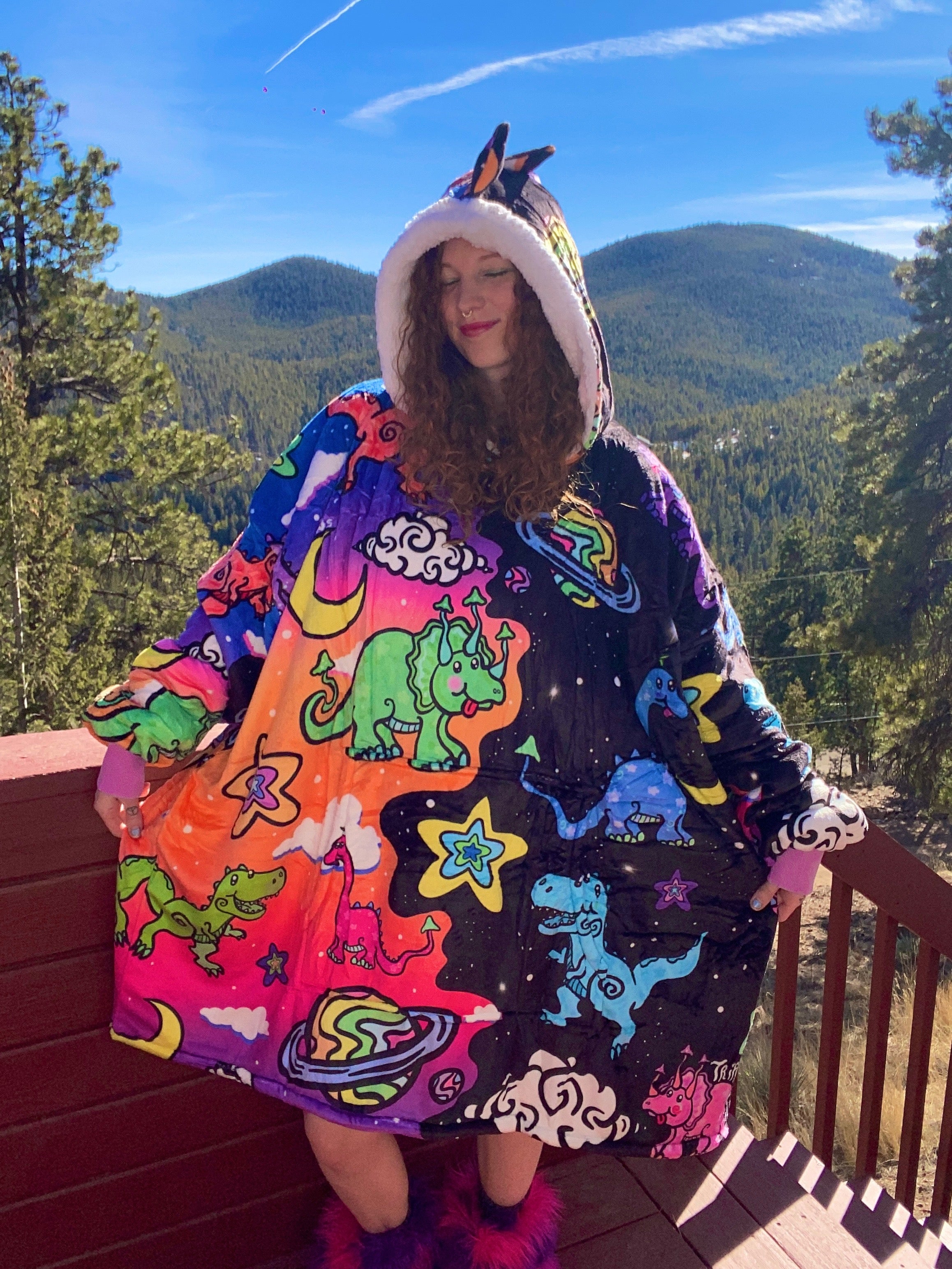 NEW DINOSAUR COSMIC CUDDLE – TrippyDraws