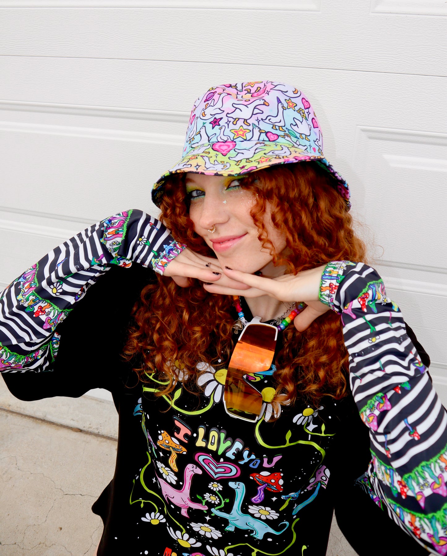 REVERSAL BUCKET HAT GOOSE AND ALIEN DUCKIES